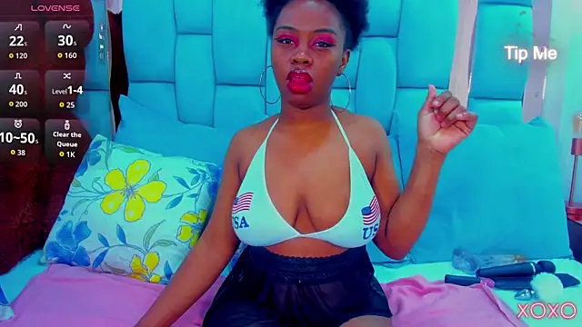 hazellanee online show from March 2026 10:43:02 PM