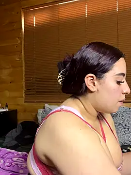 Snapshot of Dani_and_Ander chatting on October 2025 07:04:01 PM Dani and Ander online show from October 2025 07:04:01 PM