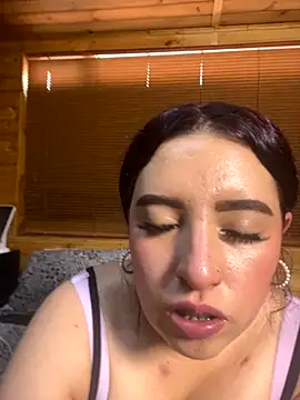 Snapshot of Dani_and_Ander chatting on October 2025 07:06:01 PM Dani and Ander online show from October 2025 07:06:01 PM