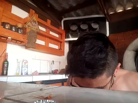 Snapshot of Lionardovssf35 chatting on October 2025 03:53:01 PM Lionardovssf35 online show from October 2025 03:53:01 PM