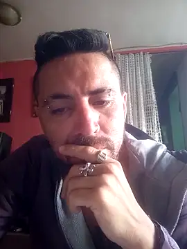 Snapshot of Lionardovssf35 chatting on October 2025 09:27:02 PM Lionardovssf35 online show from October 2025 09:27:02 PM