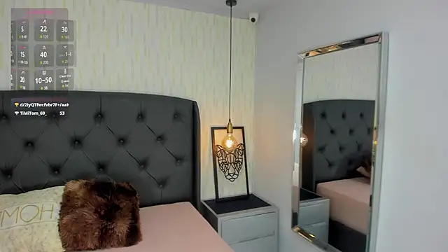 JULIETABONET online show from April 2026 12:45:01 PM