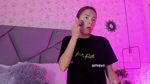 Snapshot of meganandtylerr19 chatting on November 2025 11:46:02 AM meganandtylerr19 online show from November 2025 11:46:02 AM