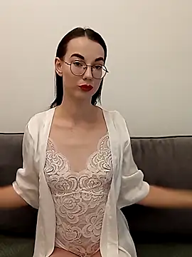Snapshot of EmmaJakson chatting on September 2025 02:35:02 PM EmmaJakson online show from September 2025 02:35:02 PM