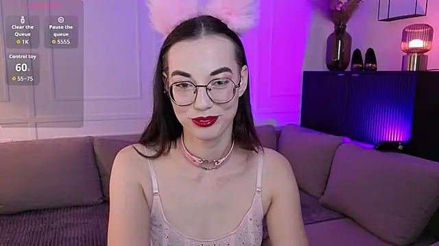 Snapshot of EmmaJakson chatting on September 2025 02:12:02 PM EmmaJakson online show from September 2025 02:12:02 PM