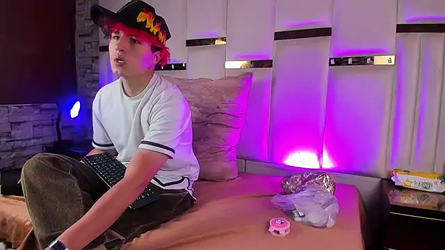 ANLLELOAndANGELA online show from December 2025 06:20:01 PM