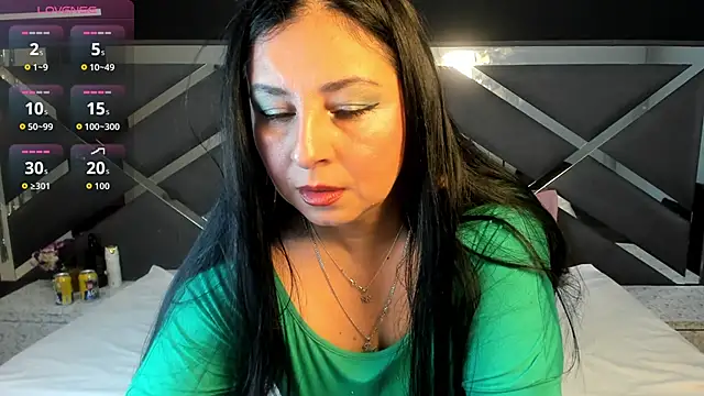 AgataThompson  online show from December 2025 07:15:02 PM