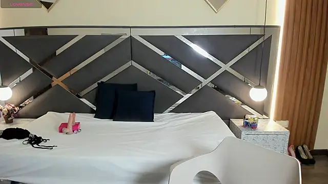 AgataThompson  online show from February 2026 07:15:01 PM