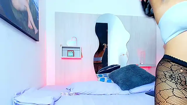 Selenegomezz online show from October 2025 07:58:02 PM