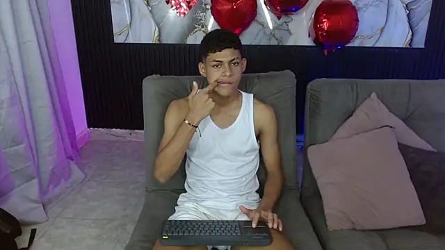 deivid bigcock1 online show from September 2025 06:47:01 PM