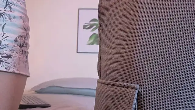 afrodita aares online show from April 2026 07:40:02 PM