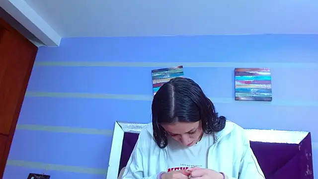 Emily Swiftt online show from November 2025 03:43:01 AM