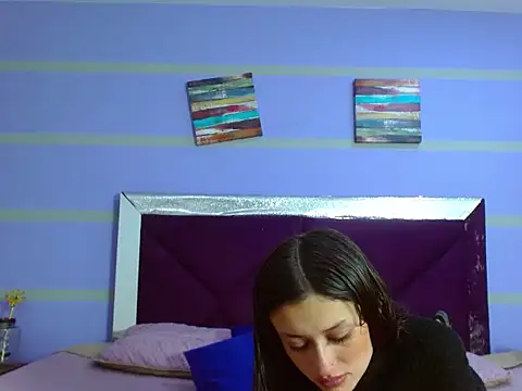 Emily Swiftt online show from November 2025 11:31:01 PM