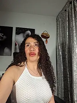 Lina 444 online show from November 2025 01:17:01 AM