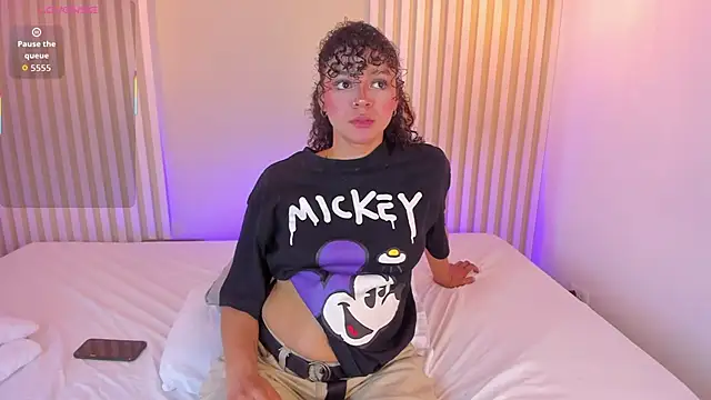 Snapshot of rossvega chatting on November 2025 08:46:02 PM rossvega online show from November 2025 08:46:02 PM