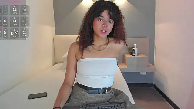 Snapshot of rossvega chatting on October 2025 08:10:02 PM rossvega online show from October 2025 08:10:02 PM