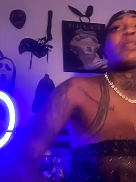 QUEENCALIMOD online show from November 2025 08:29:02 AM