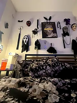 QUEENCALIMOD online show from November 2025 06:06:02 AM