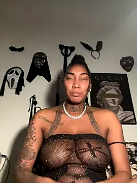 QUEENCALIMOD online show from December 2025 04:18:02 AM