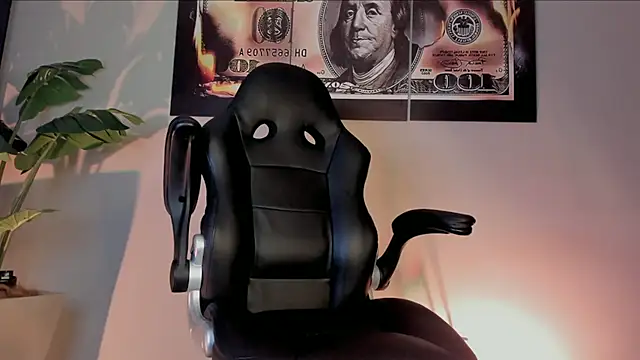 chrizmacgregor online show from February 2026 11:57:01 PM