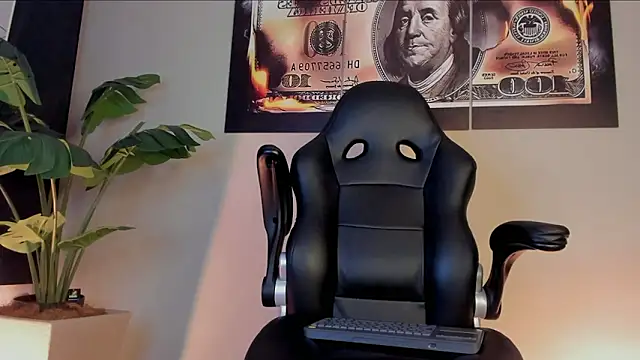 chrizmacgregor online show from March 2026 01:13:01 AM