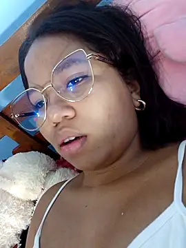 little onixx online show from October 2025 01:08:01 PM