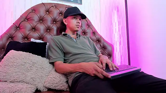 noah blake0 online show from October 2025 02:46:01 AM