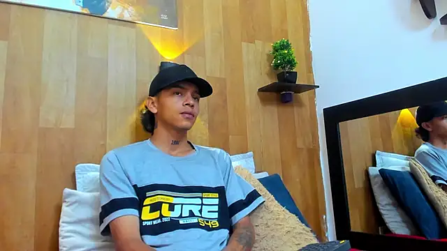 noah blake0 online show from September 2025 02:26:01 AM