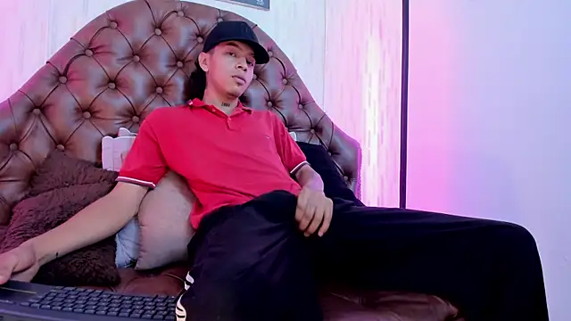 noah blake0 online show from October 2025 02:37:02 AM