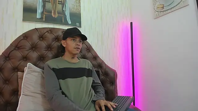 noah blake0 online show from September 2025 02:14:02 AM