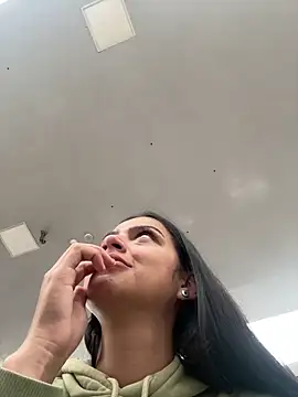 Mia fire666 online show from April 2026 05:49:01 PM