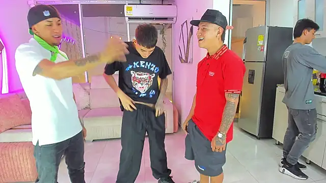 Snapshot of Houseofwarrios chatting on November 2025 05:34:02 AM Houseofwarrios online show from November 2025 05:34:02 AM