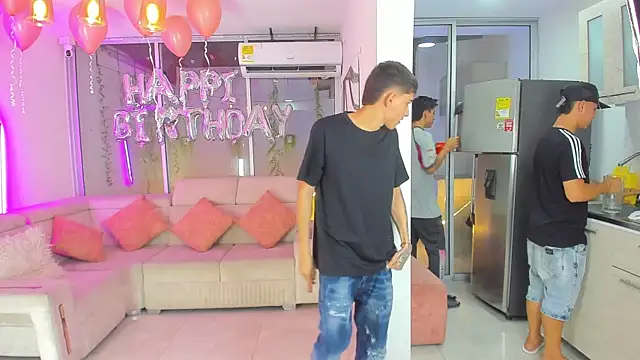 Snapshot of Houseofwarrios chatting on November 2025 05:55:03 AM Houseofwarrios online show from November 2025 05:55:03 AM