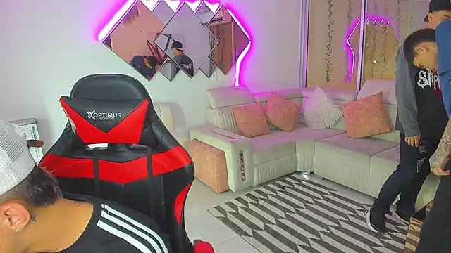 Snapshot of Houseofwarrios chatting on November 2025 05:30:02 AM Houseofwarrios online show from November 2025 05:30:02 AM