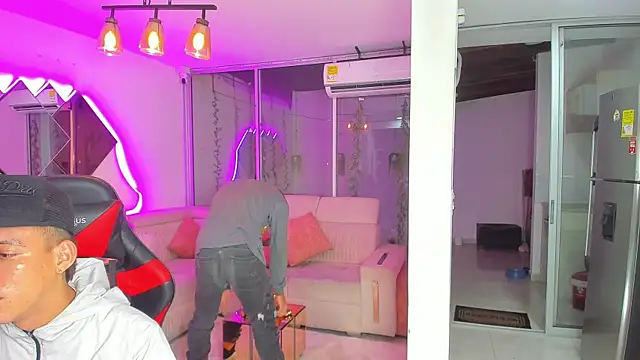 Snapshot of Houseofwarrios chatting on November 2025 05:17:02 AM Houseofwarrios online show from November 2025 05:17:02 AM