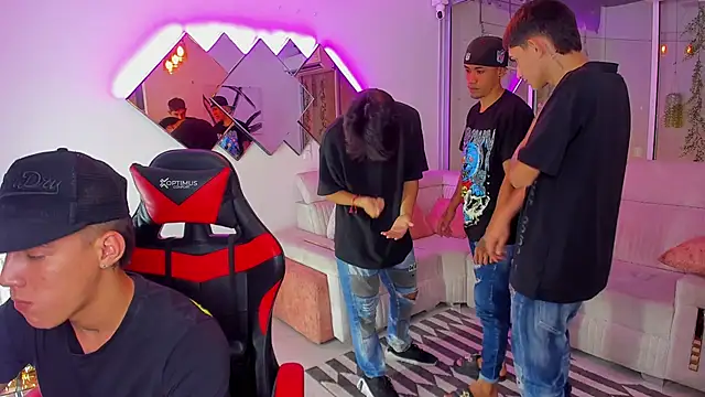 Snapshot of Houseofwarrios chatting on November 2025 04:01:02 AM Houseofwarrios online show from November 2025 04:01:02 AM