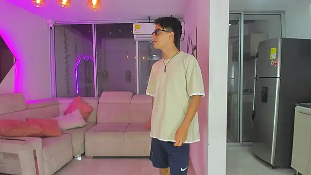 Snapshot of Houseofwarrios chatting on November 2025 05:32:02 AM Houseofwarrios online show from November 2025 05:32:02 AM