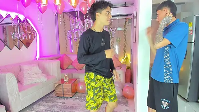 Snapshot of Houseofwarrios chatting on November 2025 05:23:01 AM Houseofwarrios online show from November 2025 05:23:01 AM