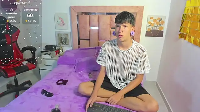 DemianSalvatore online show from January 2026 08:45:02 PM