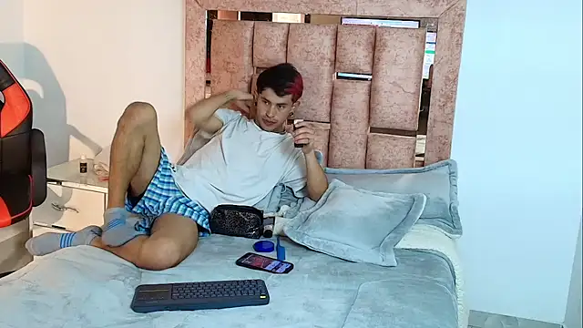 DemianSalvatore online show from November 2025 07:25:01 PM