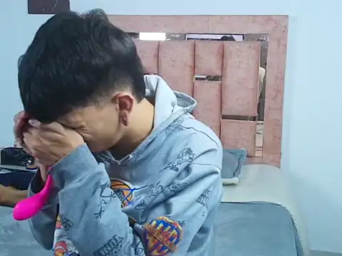 DemianSalvatore online show from December 2025 08:17:02 PM