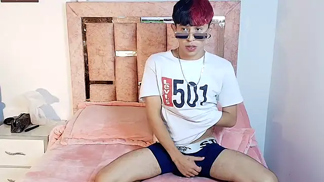 DemianSalvatore online show from November 2025 01:09:01 AM