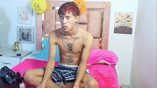 DemianSalvatore online show from December 2025 07:59:02 PM