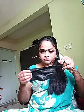 queendivya online show from October 2025 03:18:01 AM