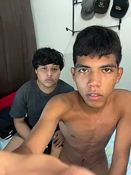 Snapshot of P4NT0J4 chatting on February 2026 01:24:02 AM P4NT0J4 online show from February 2026 01:24:02 AM