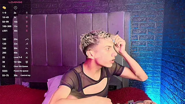 Erick Velveth online show from November 2025 05:22:01 AM