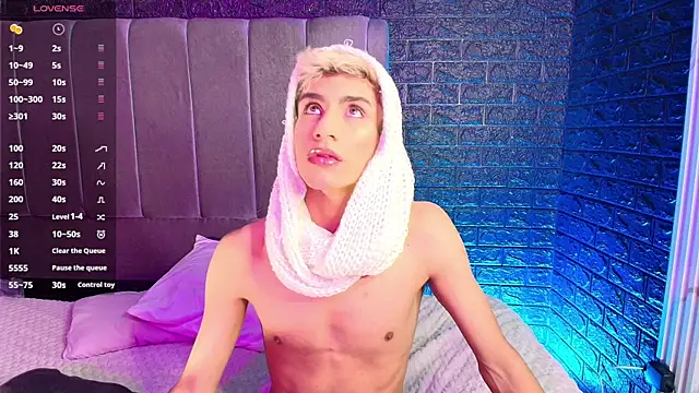 Erick Velveth online show from November 2025 05:11:01 AM