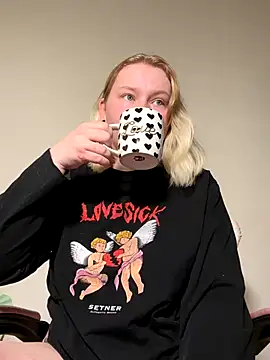 lame cat online show from October 2025 01:06:02 AM