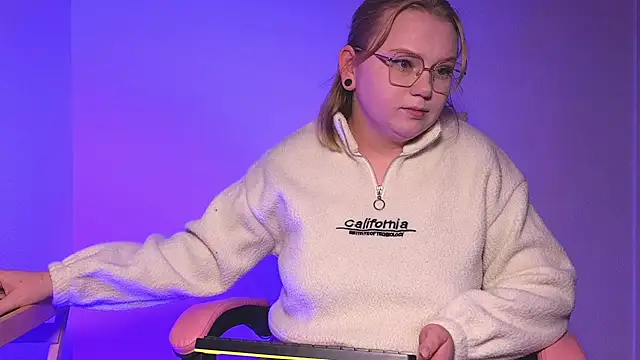 lame cat online show from October 2025 12:25:01 AM