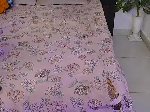 Lovelyy-couple online show from November 2025 02:27:02 PM